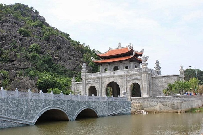 Visit Hoa Lu Ancient Capital